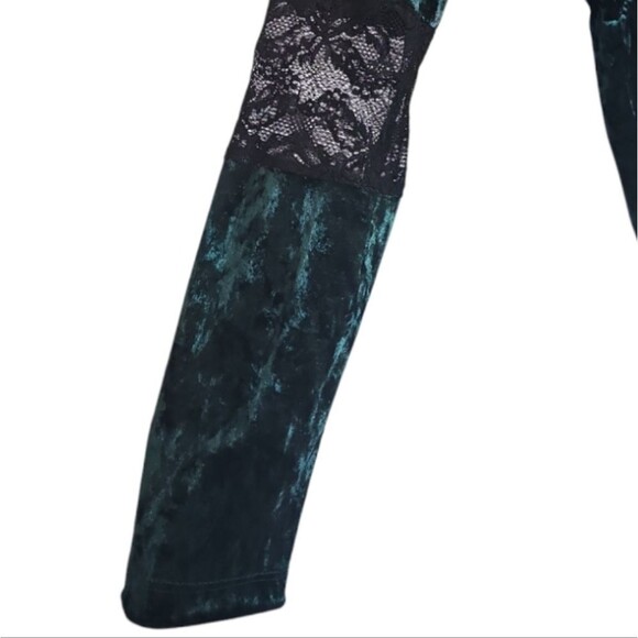 Socialite Velvet Lace Trim Romper Sz L Emerald Green Crushed Velvet One Piece - Picture 3 of 14